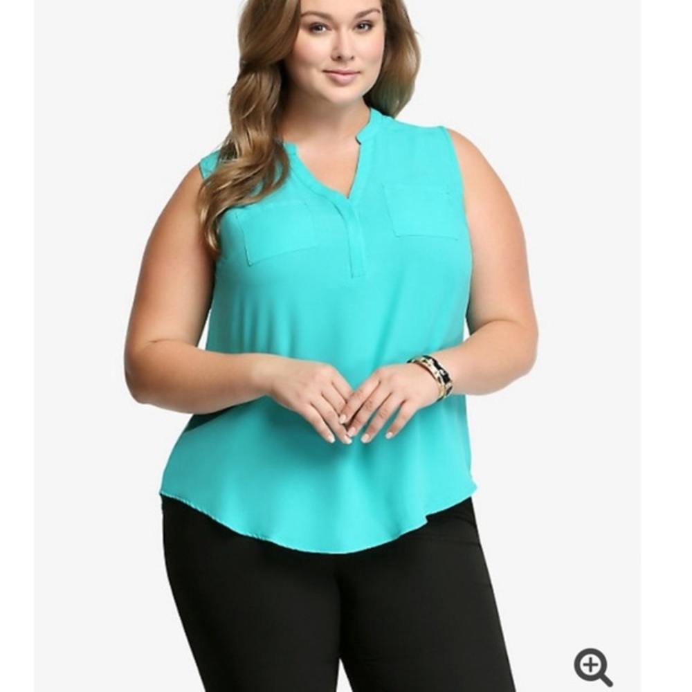 Torrid V-Neck Two Pocket Front Tank Top